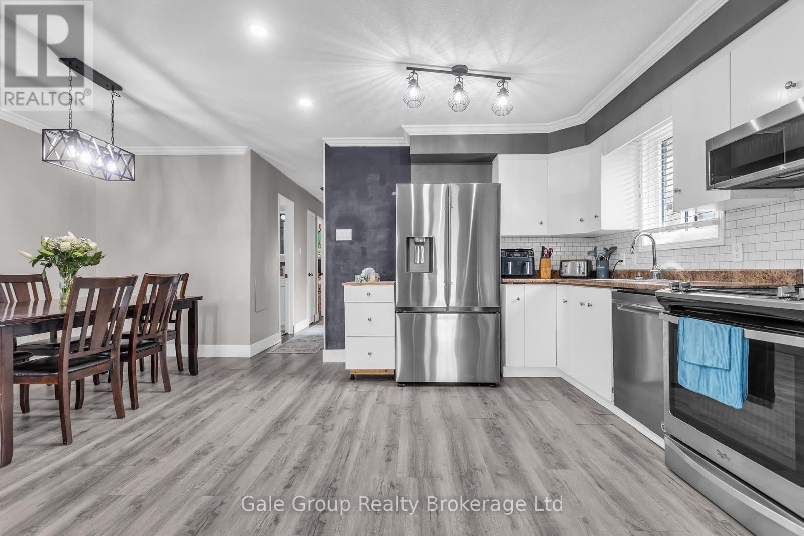 1137 Pearson Drive, Woodstock (Woodstock - North), Ontario  N4S 8J4 - Photo 3 - X13067680
