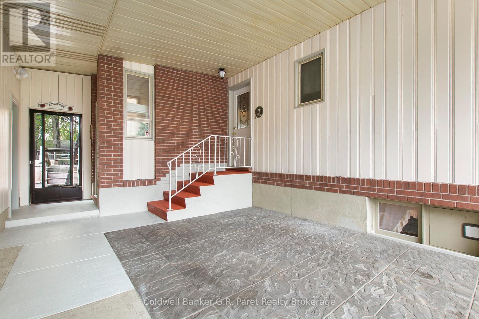 105 Queen Street, Tillsonburg, Ontario  N4G 3H4 - Photo 3 - X13070774