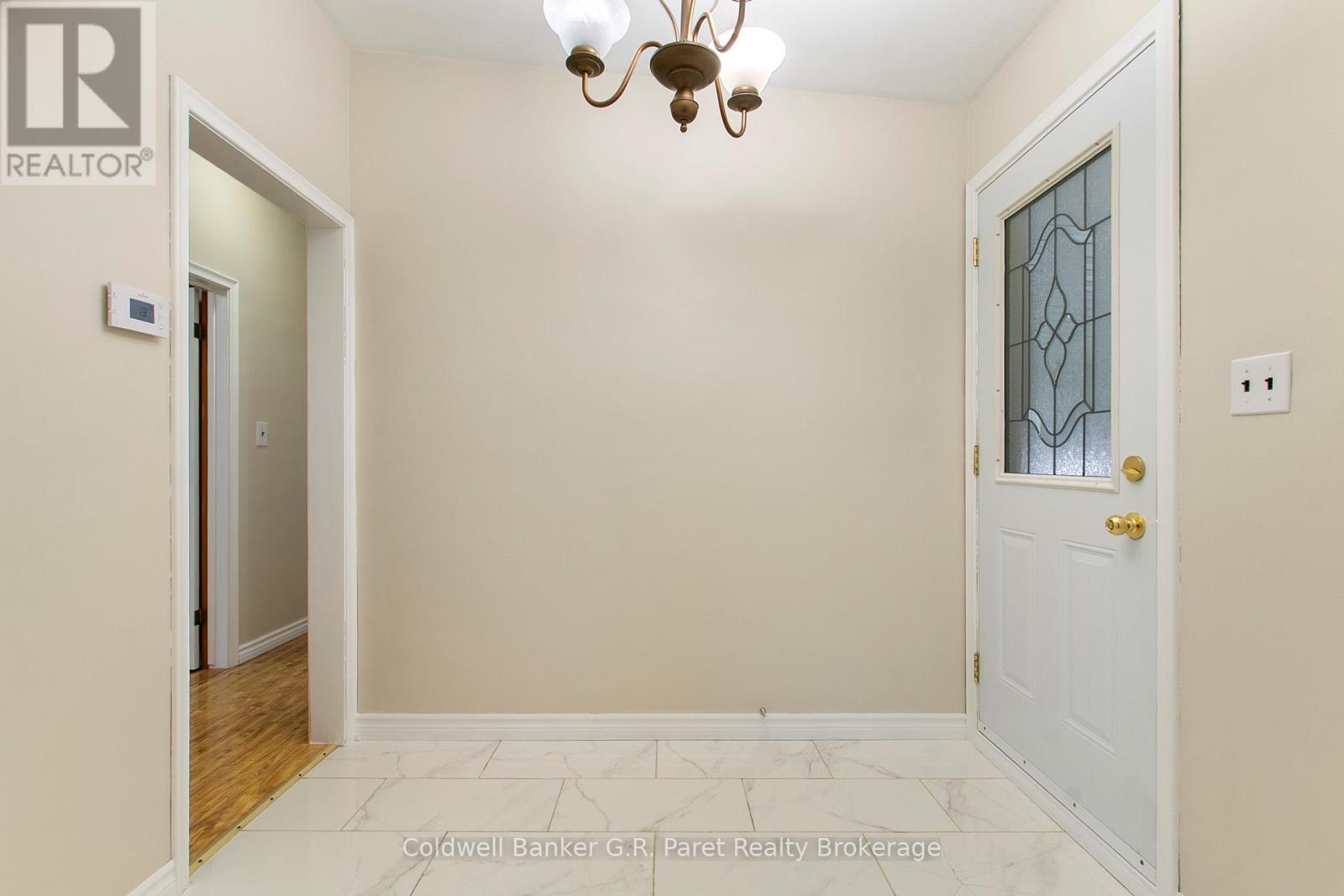 105 Queen Street, Tillsonburg, Ontario  N4G 3H4 - Photo 4 - X13070774
