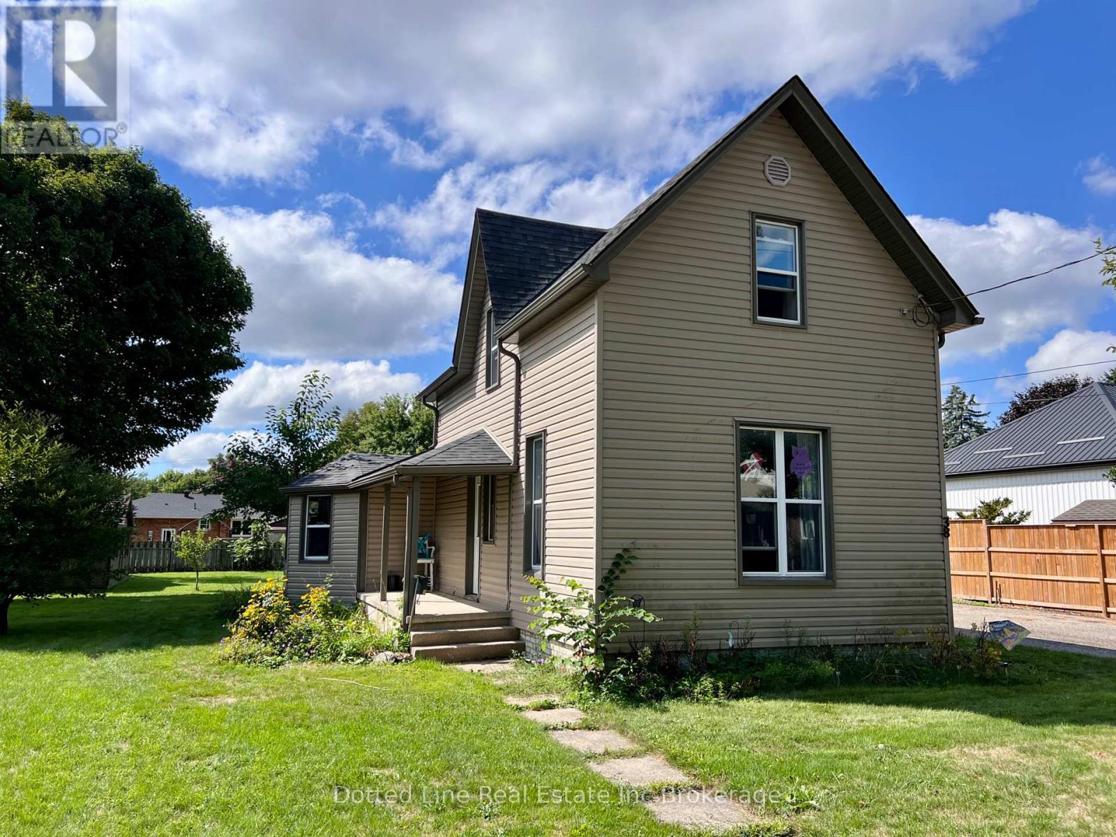 38 Harvey Street, Aylmer, Ontario  N5H 1T1 - Photo 2 - X13075950