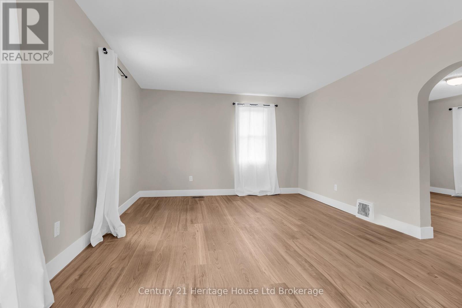 1098 Frances Street, London East (East M), Ontario  N5W 2L7 - Photo 10 - X13076814
