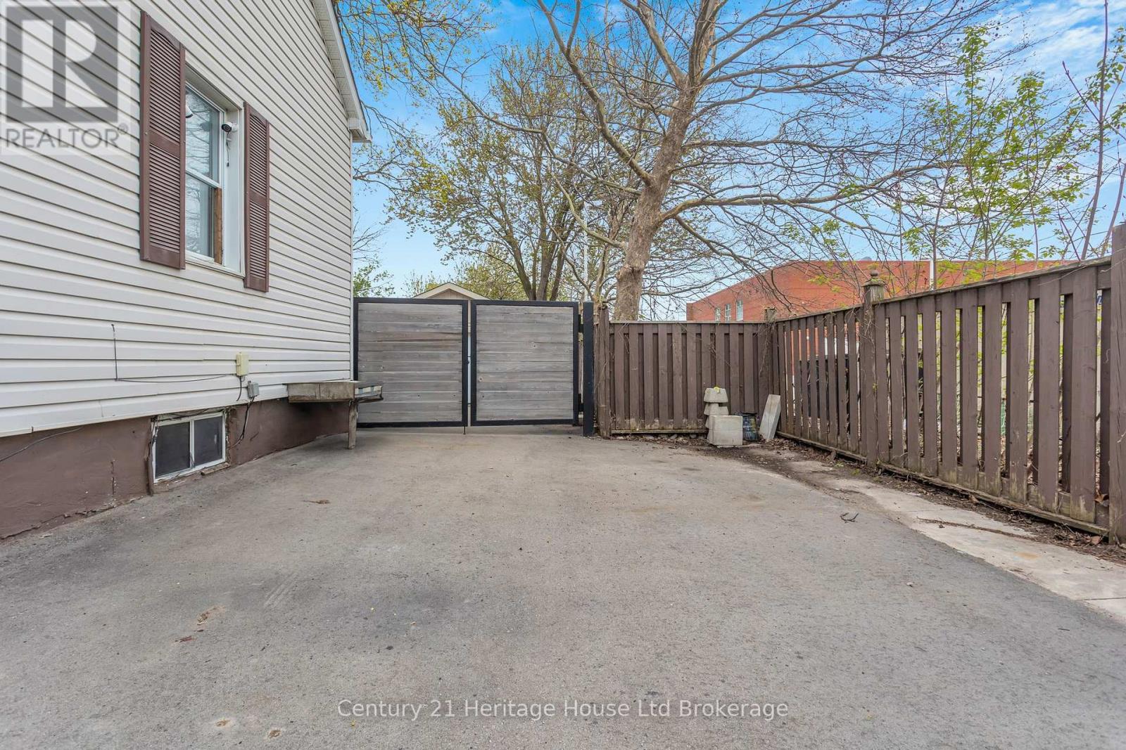 1098 Frances Street, London East (East M), Ontario  N5W 2L7 - Photo 25 - X13076814