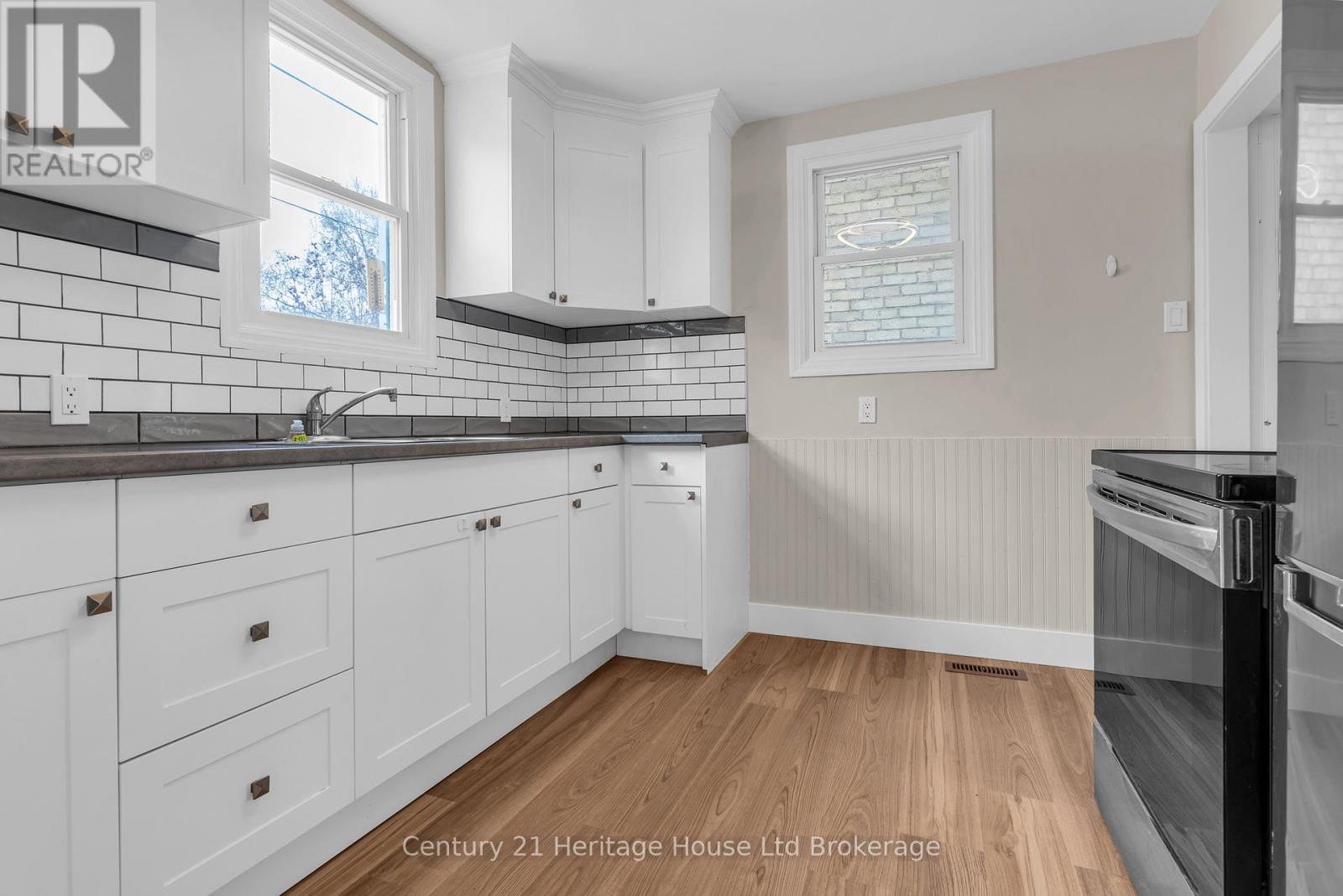 1098 Frances Street, London East (East M), Ontario  N5W 2L7 - Photo 3 - X13076814