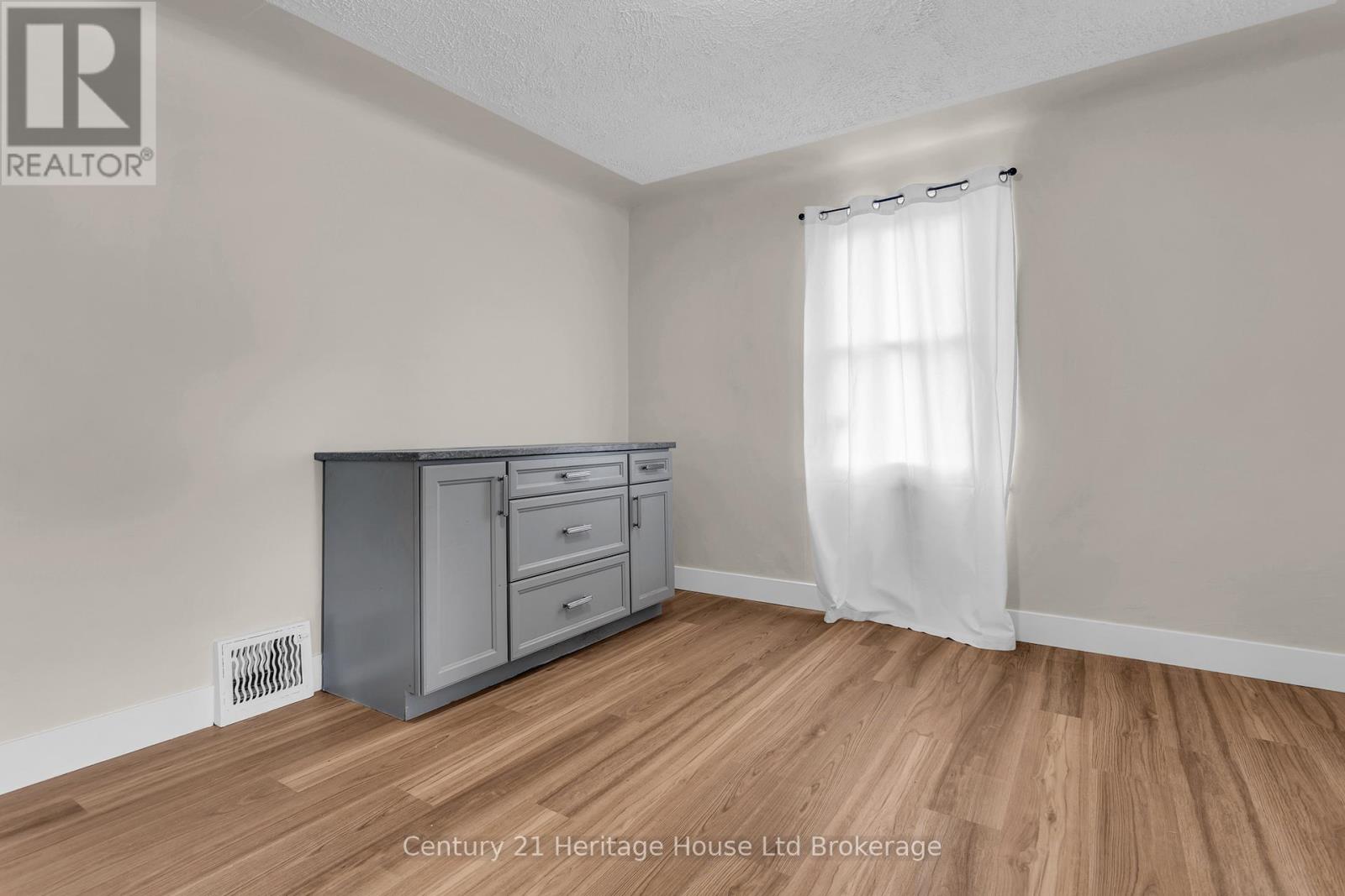 1098 Frances Street, London East (East M), Ontario  N5W 2L7 - Photo 6 - X13076814