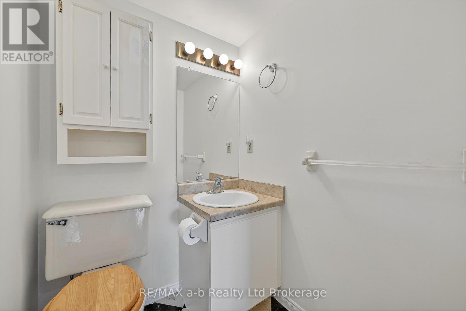 402 - 75 Bridge Street E, Tillsonburg, Ontario  N4G 1T1 - Photo 12 - X13079408