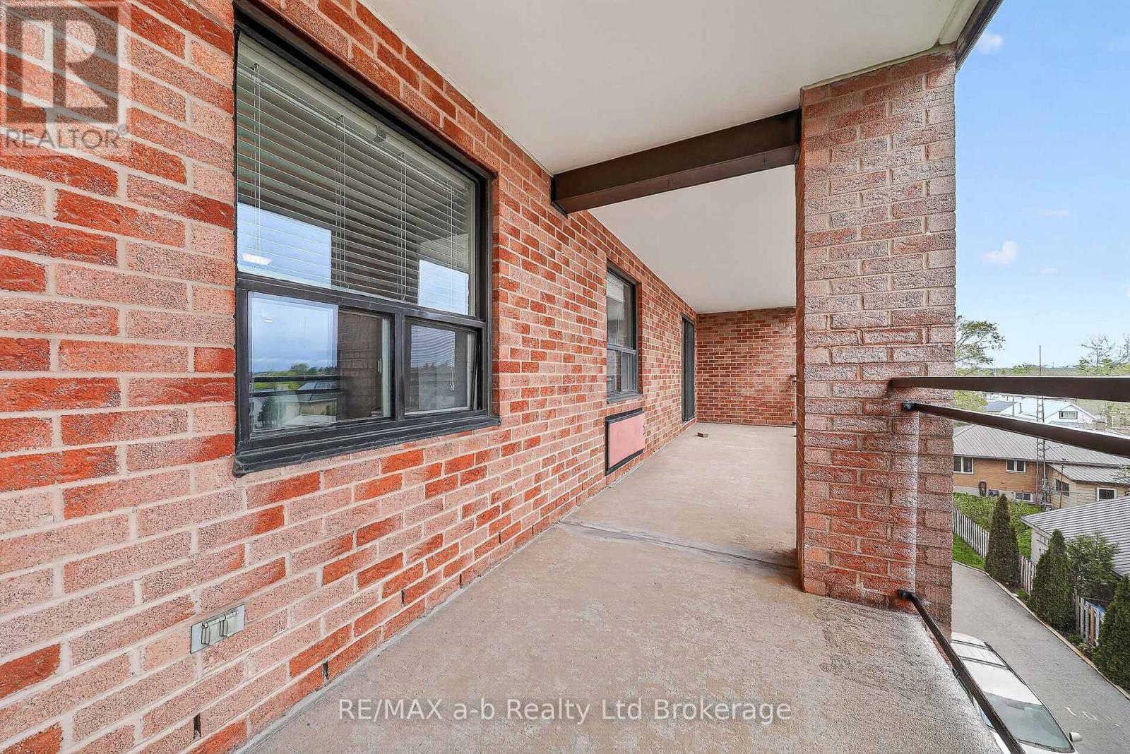 402 - 75 Bridge Street E, Tillsonburg, Ontario  N4G 1T1 - Photo 3 - X13079408
