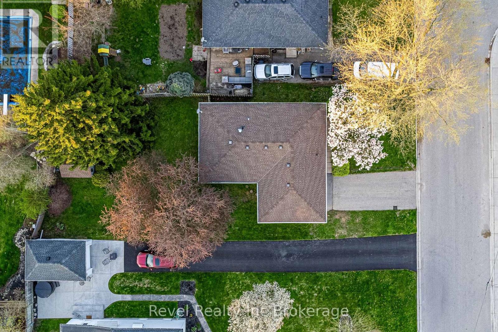 311 Tunis Street, Ingersoll (Ingersoll - South), Ontario  N5C 1W9 - Photo 3 - X13081502