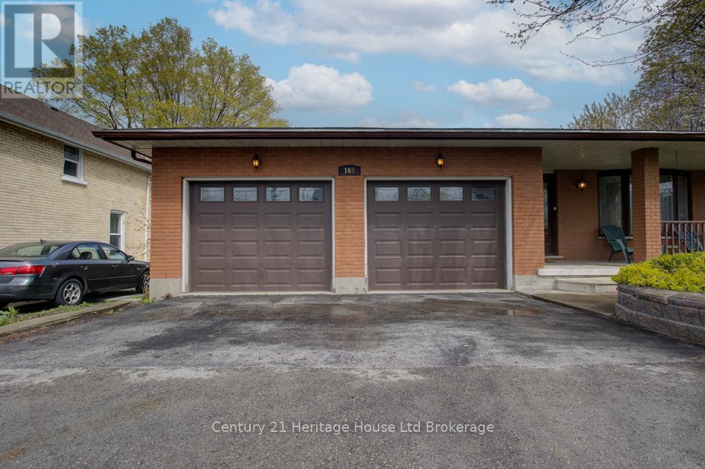 165 Park Row, Woodstock (Woodstock - South), Ontario  N4S 1V9 - Photo 2 - X13086184
