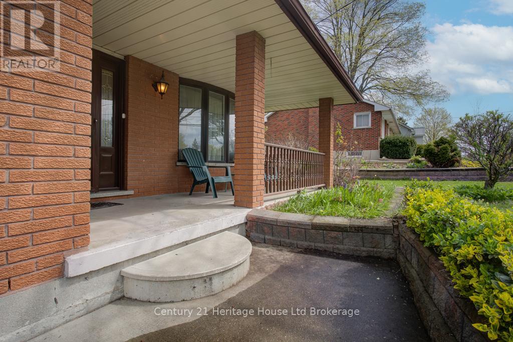 165 Park Row, Woodstock (Woodstock - South), Ontario  N4S 1V9 - Photo 3 - X13086184