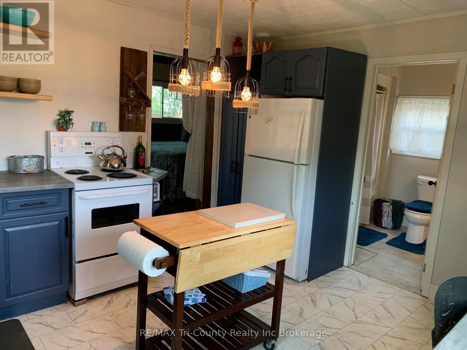11 Elizabeth Street, Bayham (Port Burwell), Ontario  N0J 1T0 - Photo 3 - X13087258