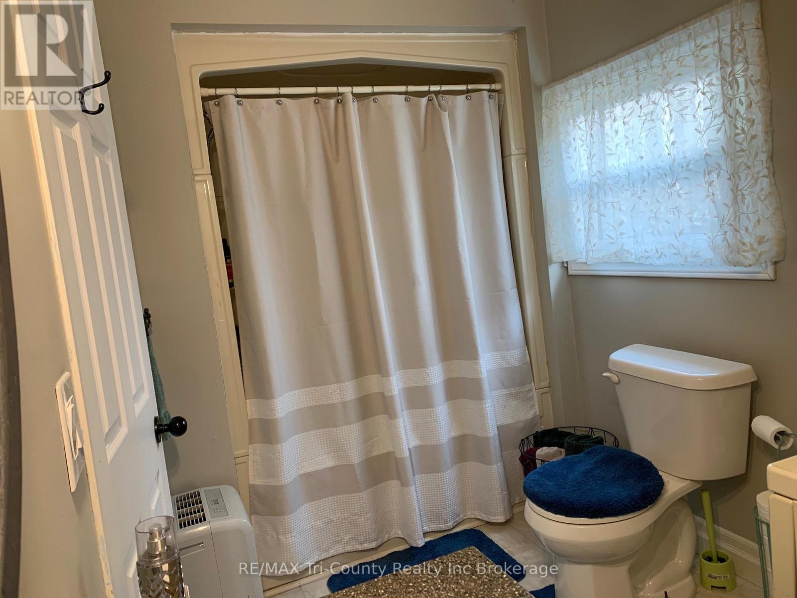 11 Elizabeth Street, Bayham (Port Burwell), Ontario  N0J 1T0 - Photo 5 - X13087258