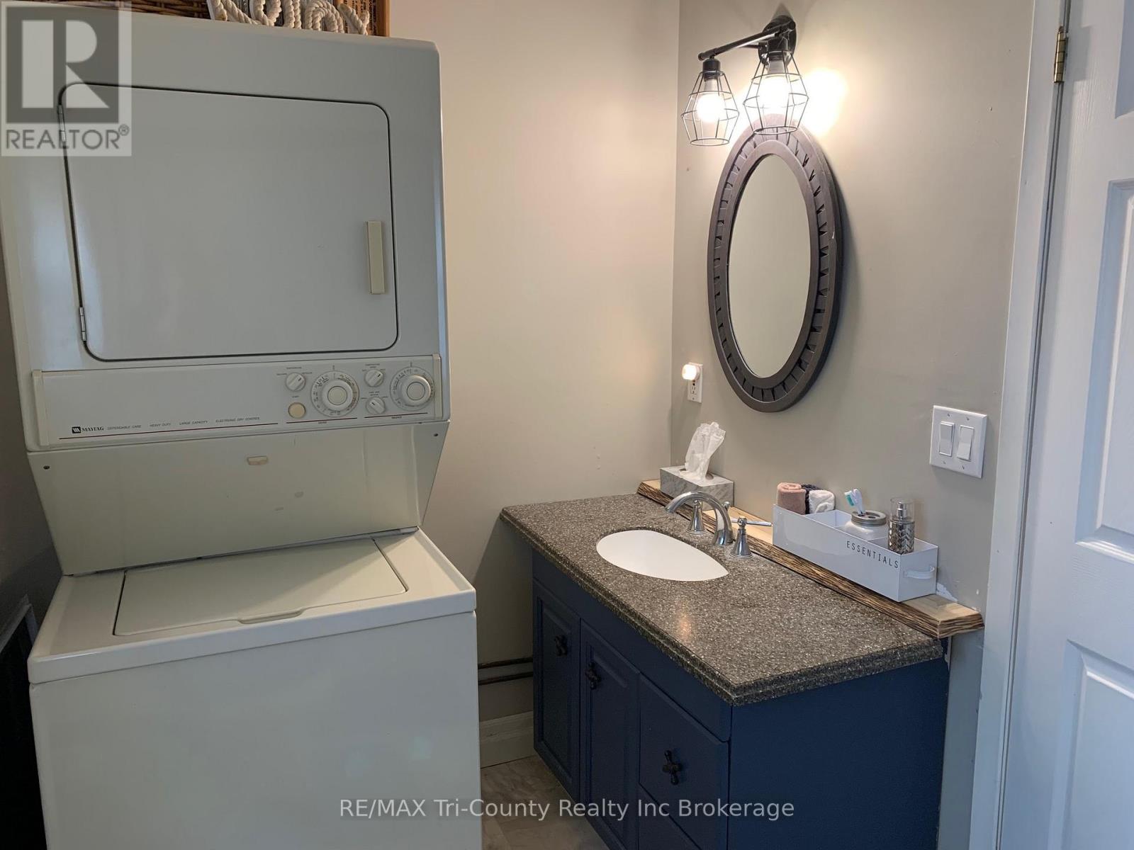 11 Elizabeth Street, Bayham (Port Burwell), Ontario  N0J 1T0 - Photo 7 - X13087258