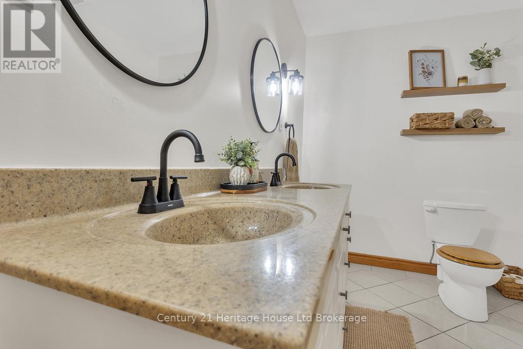 1668 Perth 123 Road, Perth South (Blanshard), Ontario  N4X 1C6 - Photo 15 - X13089940