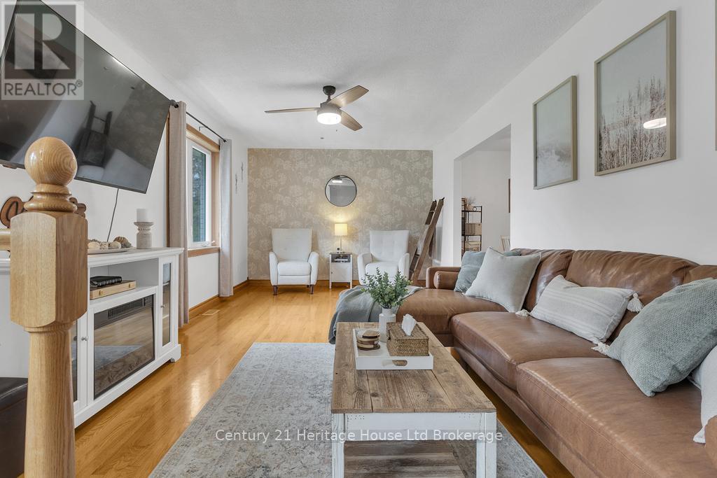 1668 Perth 123 Road, Perth South (Blanshard), Ontario  N4X 1C6 - Photo 2 - X13089940