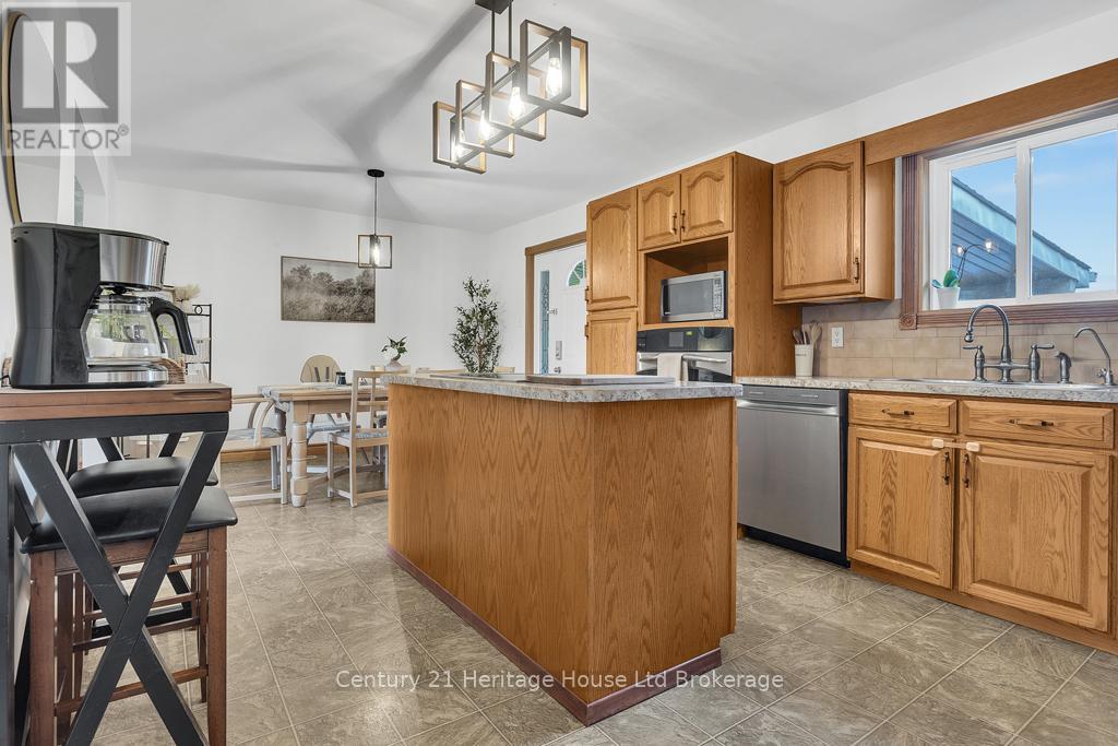 1668 Perth 123 Road, Perth South (Blanshard), Ontario  N4X 1C6 - Photo 8 - X13089940
