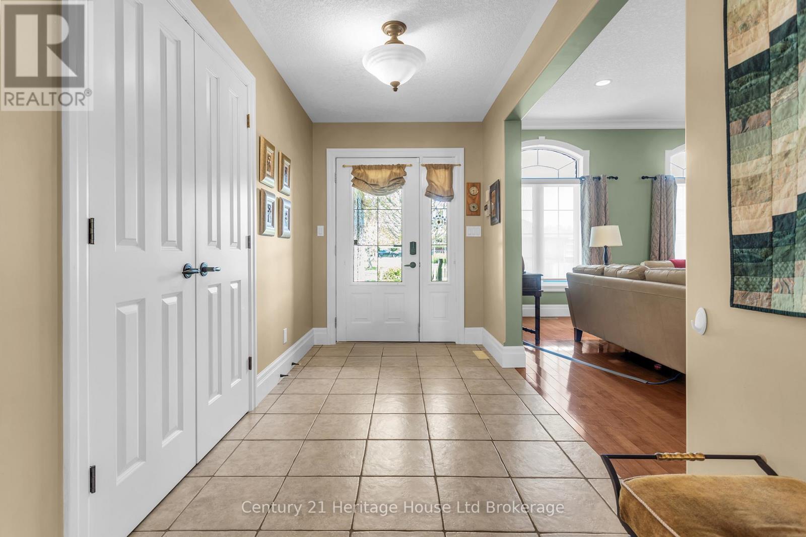 7 Lyndale Road, Tillsonburg, Ontario  N4G 5V9 - Photo 4 - X13092472