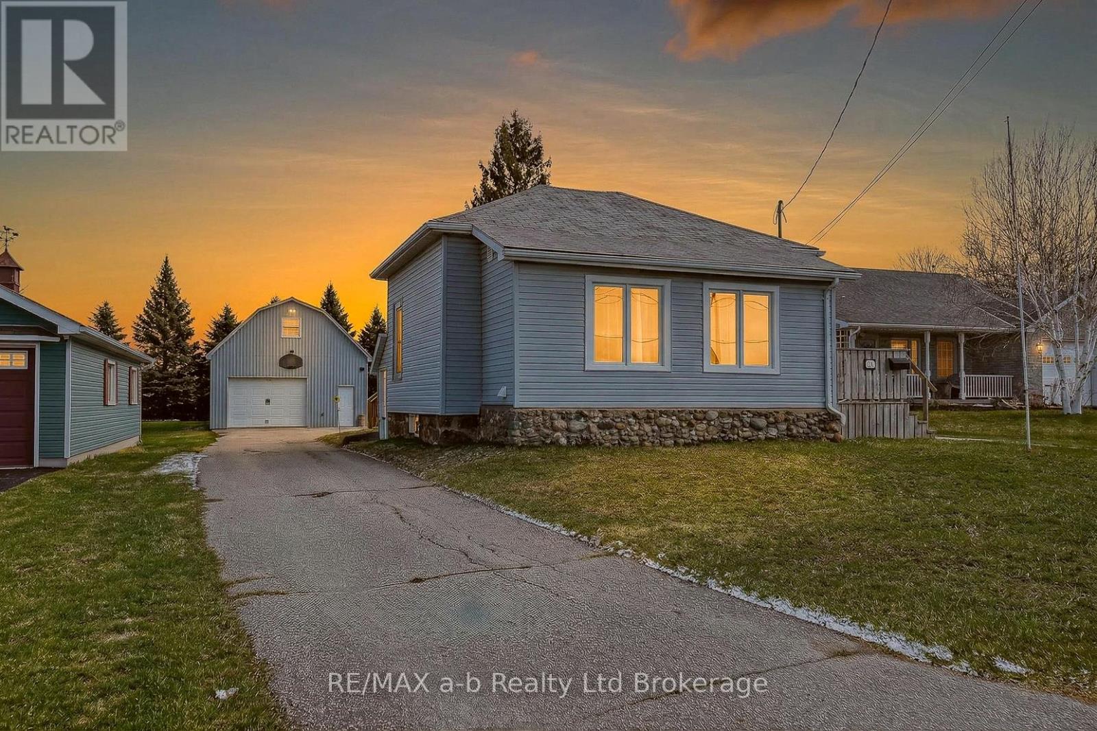 191 Whiting Street, Ingersoll (Ingersoll - South), Ontario  N5C 3B6 - Photo 2 - X13093158