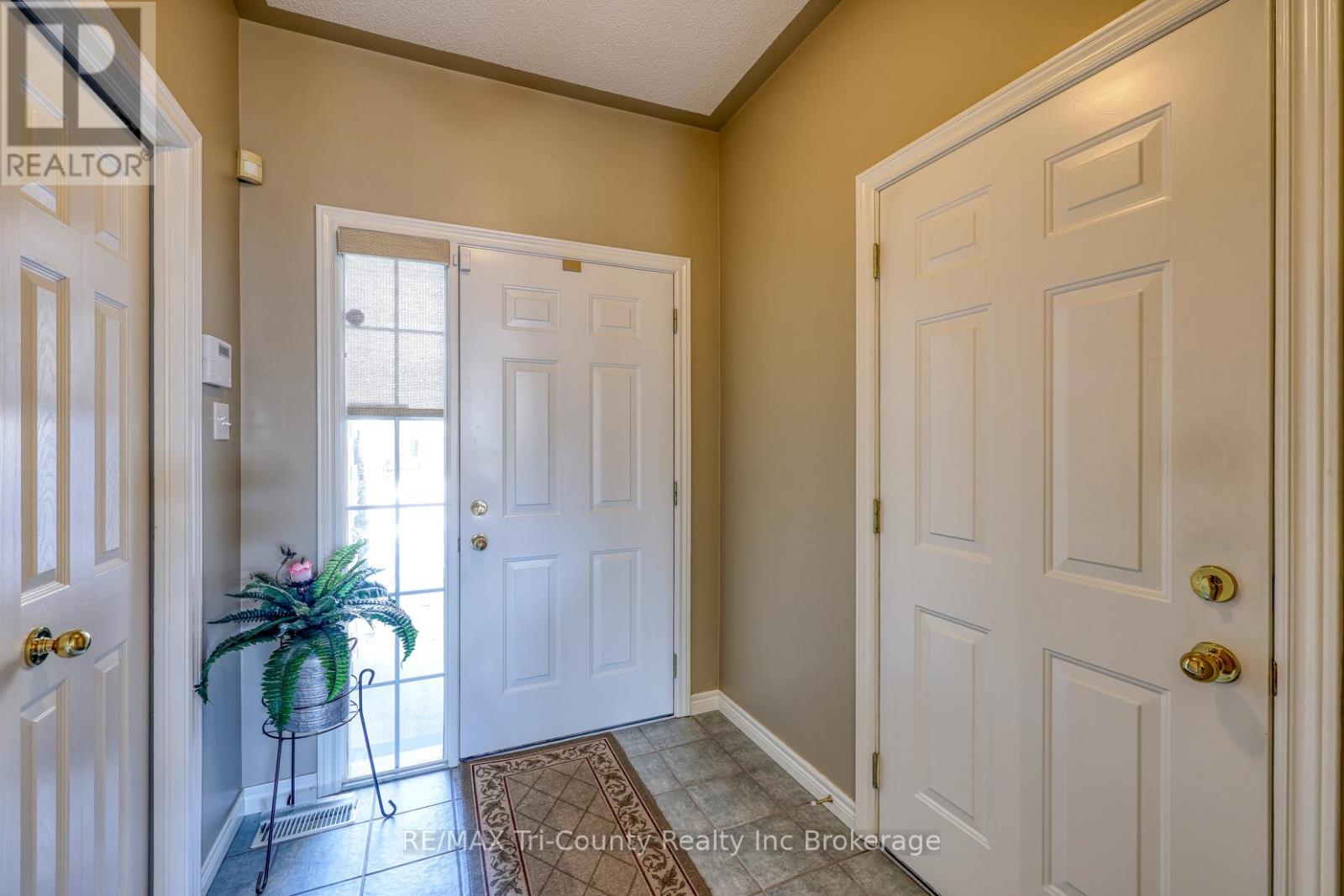 Unit 5 - 87 King Street W, Tillsonburg, Ontario  N4G 5V1 - Photo 3 - X13101908