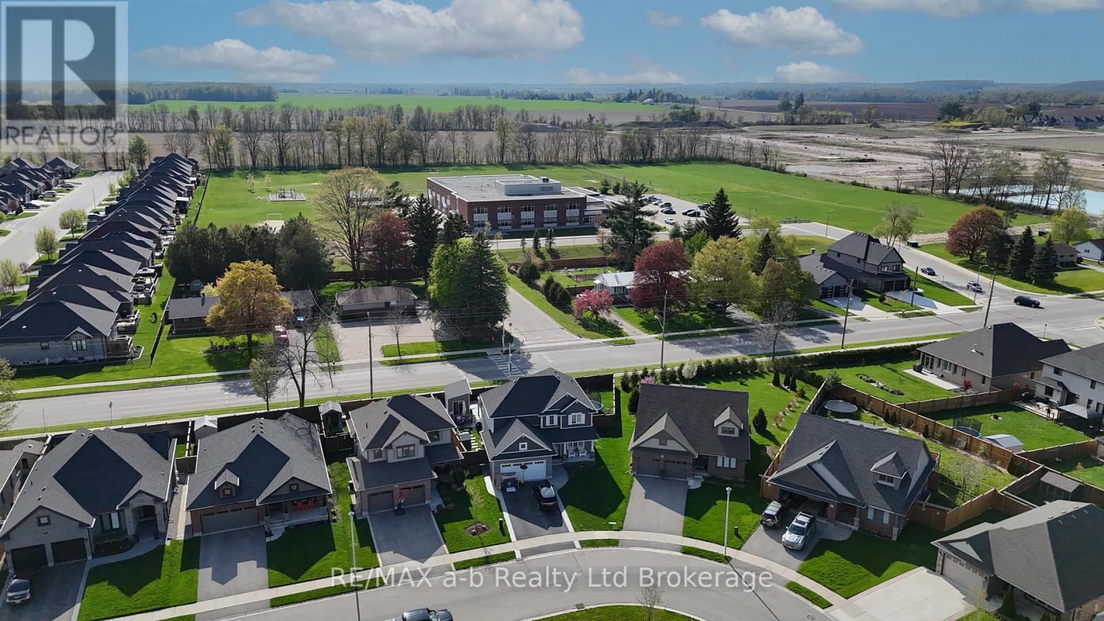 7 Arnold Street, Tillsonburg, Ontario  N4G 0G9 - Photo 3 - X13110266