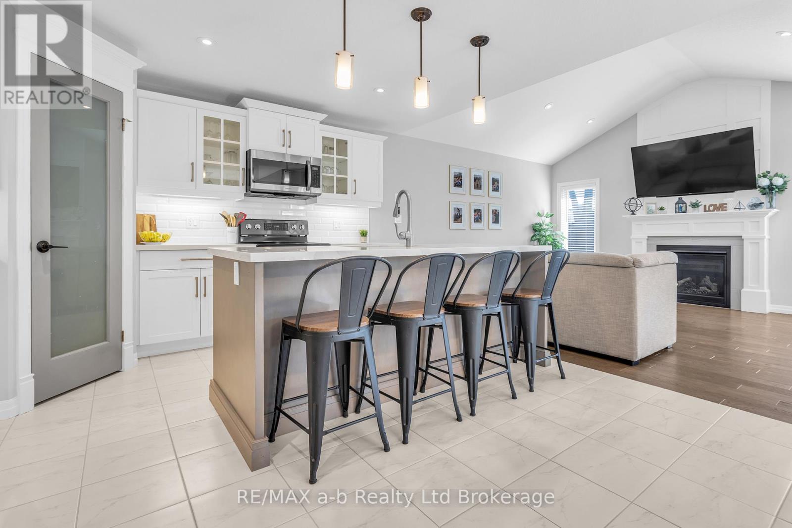 7 Arnold Street, Tillsonburg, Ontario  N4G 0G9 - Photo 4 - X13110266