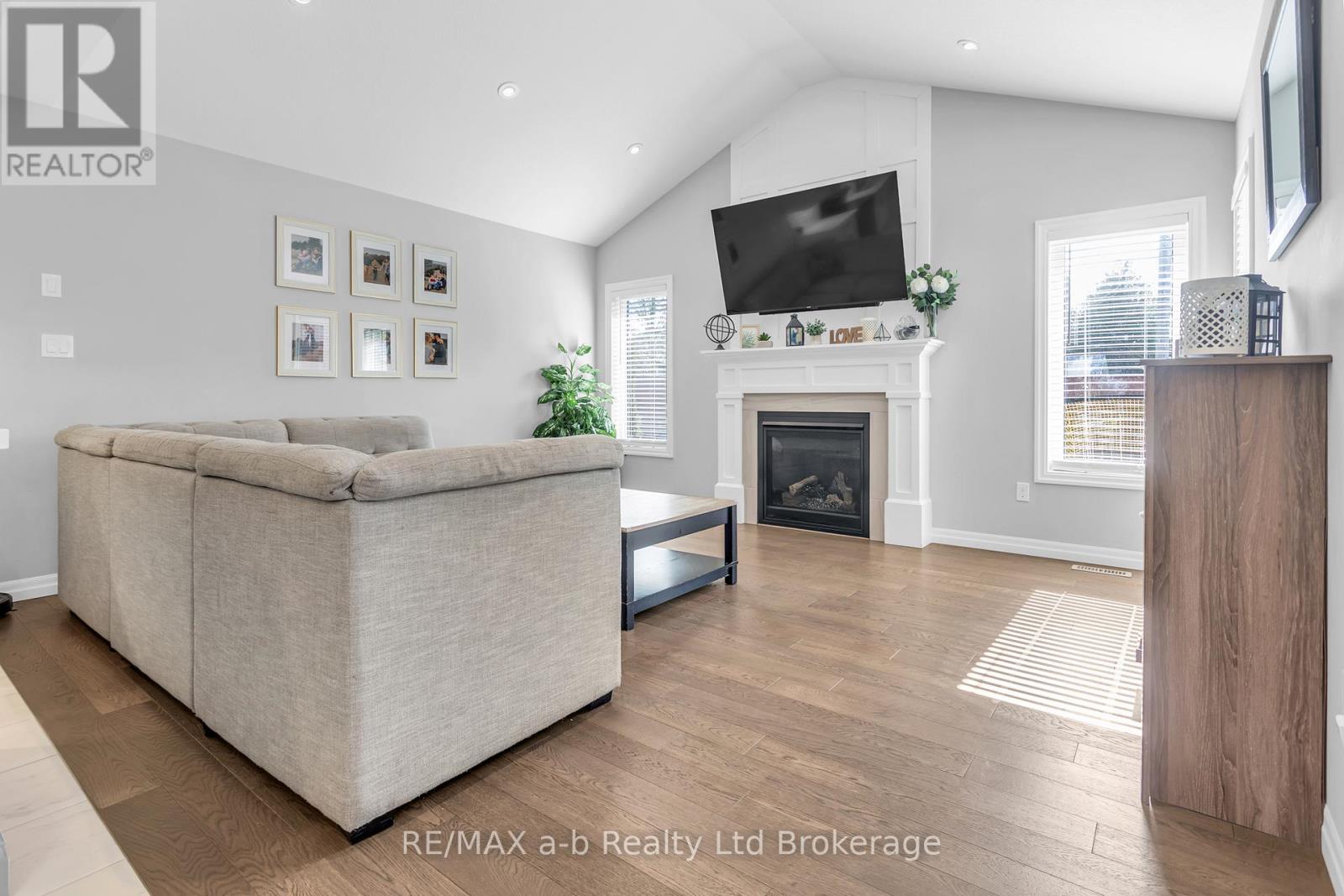 7 Arnold Street, Tillsonburg, Ontario  N4G 0G9 - Photo 5 - X13110266