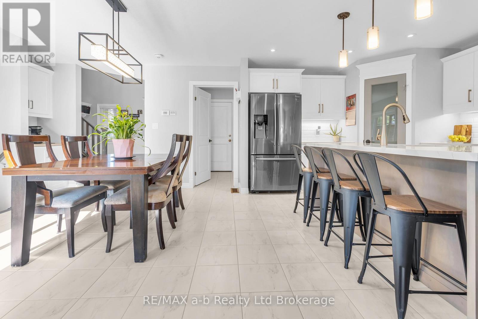 7 Arnold Street, Tillsonburg, Ontario  N4G 0G9 - Photo 8 - X13110266