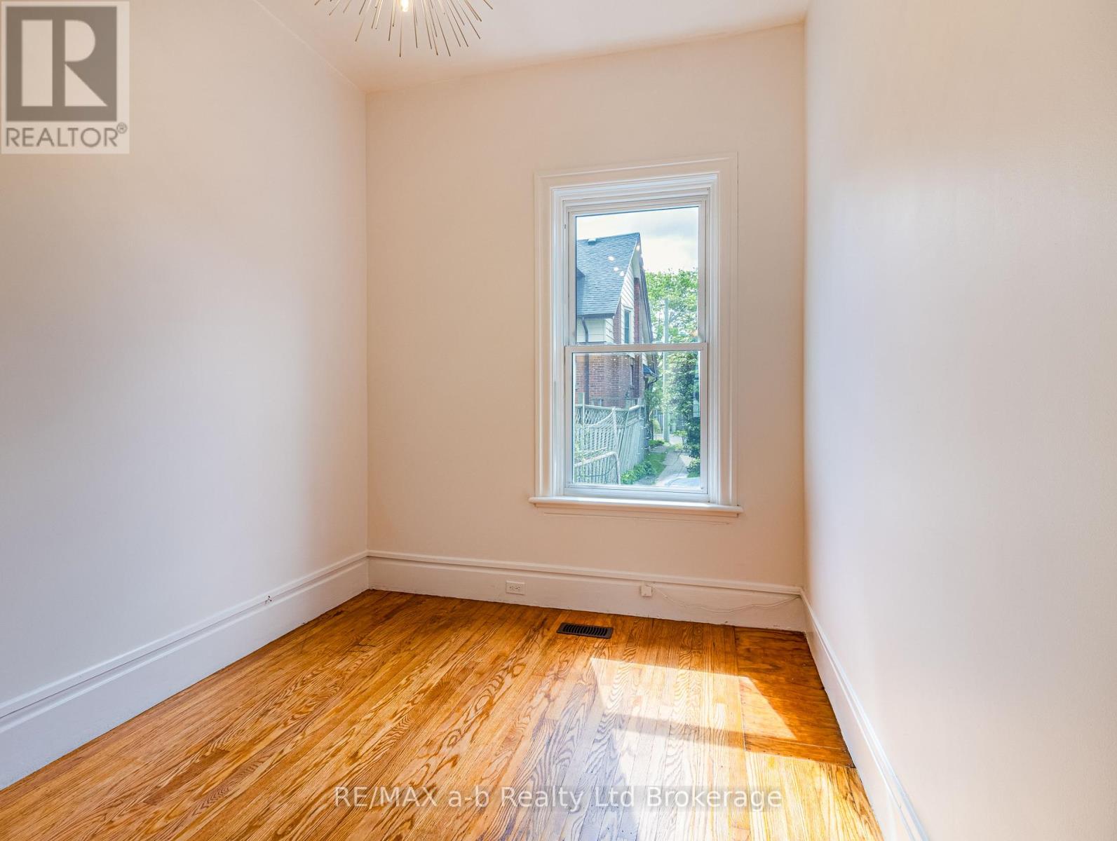 544 Grace Street, Woodstock (Woodstock - North), Ontario  N4S 4N8 - Photo 14 - X13113350