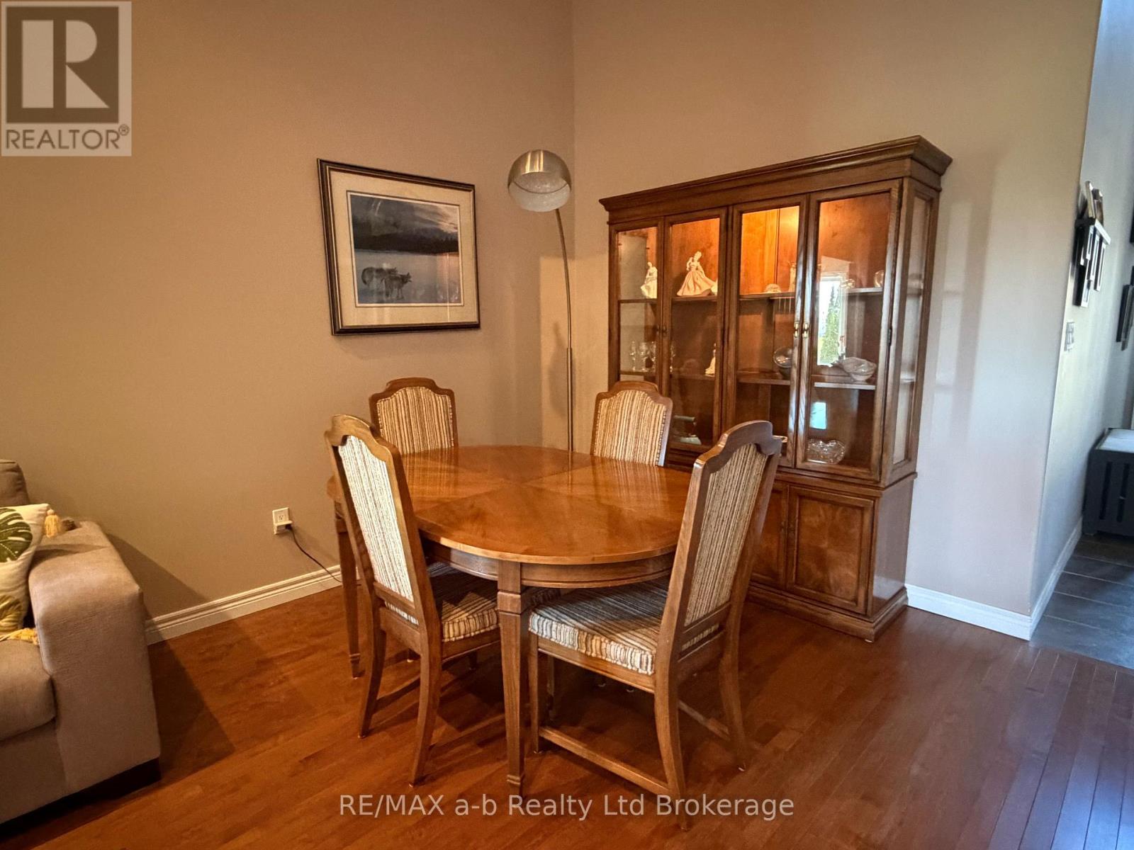 717 Garden Court Crescent, Woodstock (Woodstock - North), Ontario  N4T 0A2 - Photo 6 - X13114290