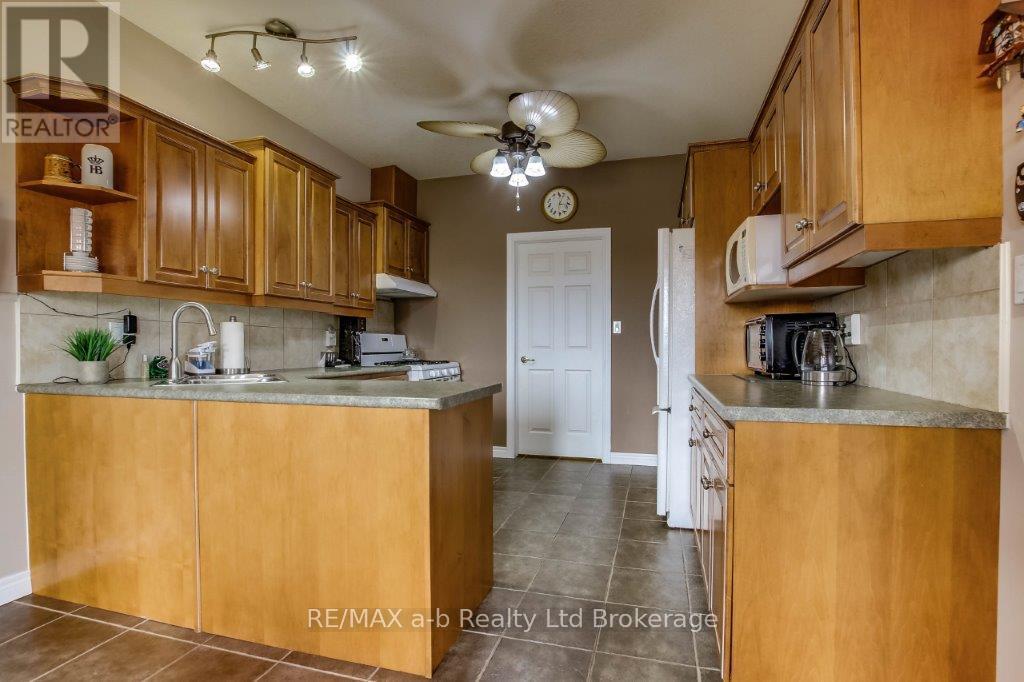 717 Garden Court Crescent, Woodstock (Woodstock - North), Ontario  N4T 0A2 - Photo 7 - X13114290