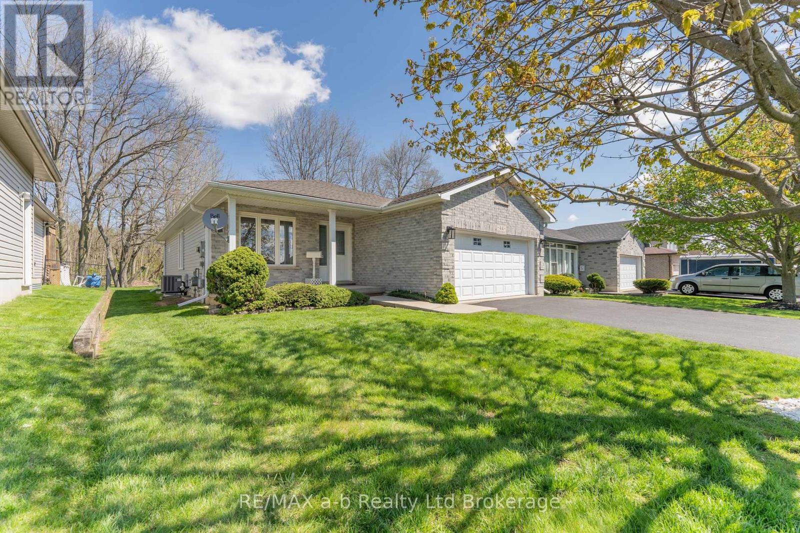 44 Beech Boulevard, Tillsonburg, Ontario  N4G 5R8 - Photo 4 - X13114782