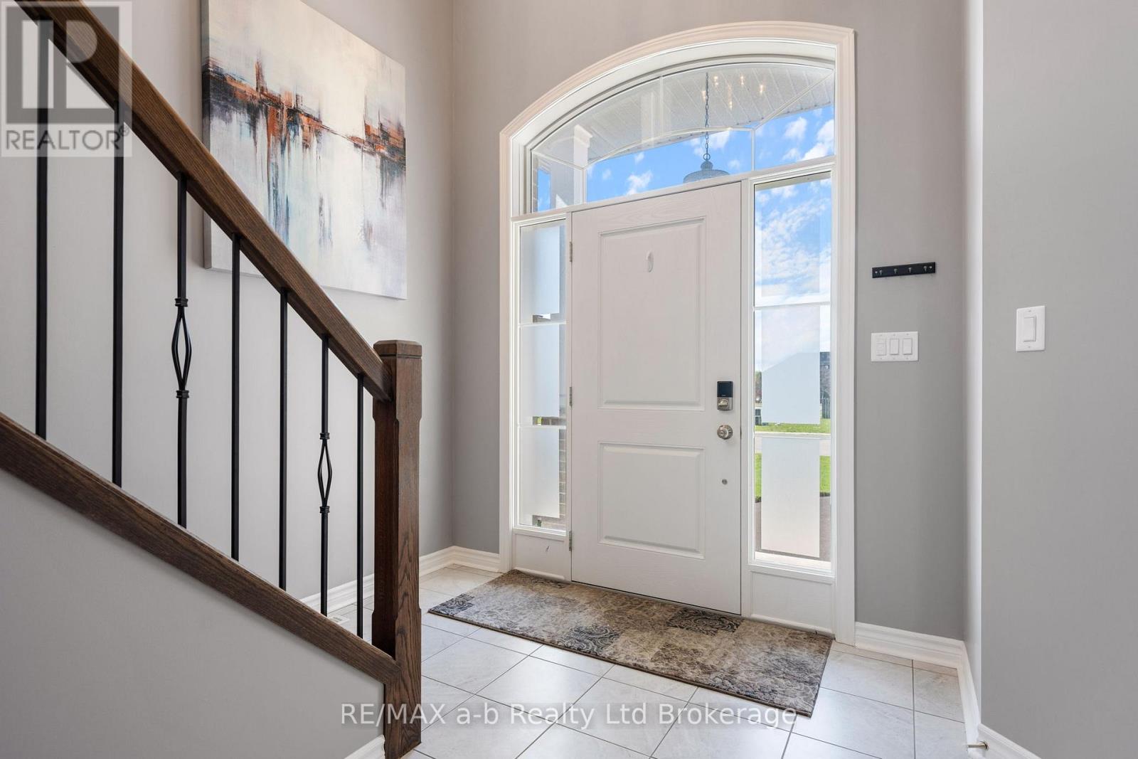 76 Pearl Street, Tillsonburg, Ontario  N4G 0A3 - Photo 2 - X13114970