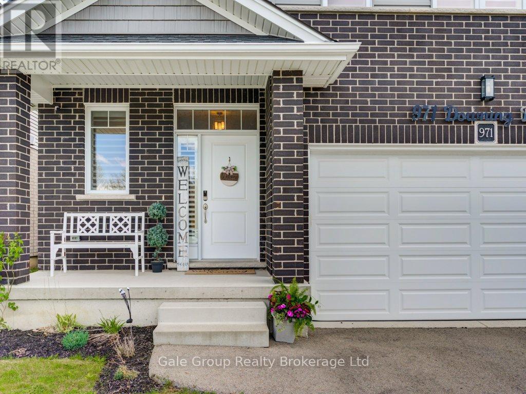 971 Downing Drive, Woodstock (Woodstock - North), Ontario  N4T 0K4 - Photo 2 - X13120166