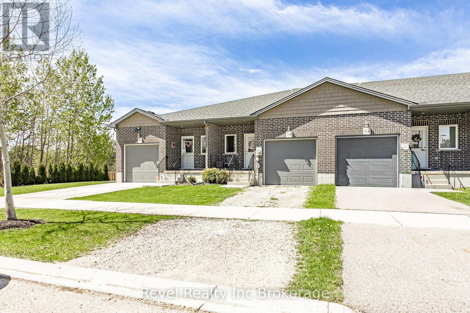 538 Lampman Place, Woodstock (Woodstock - South), Ontario  N4S 8L6 - Photo 2 - X13123648