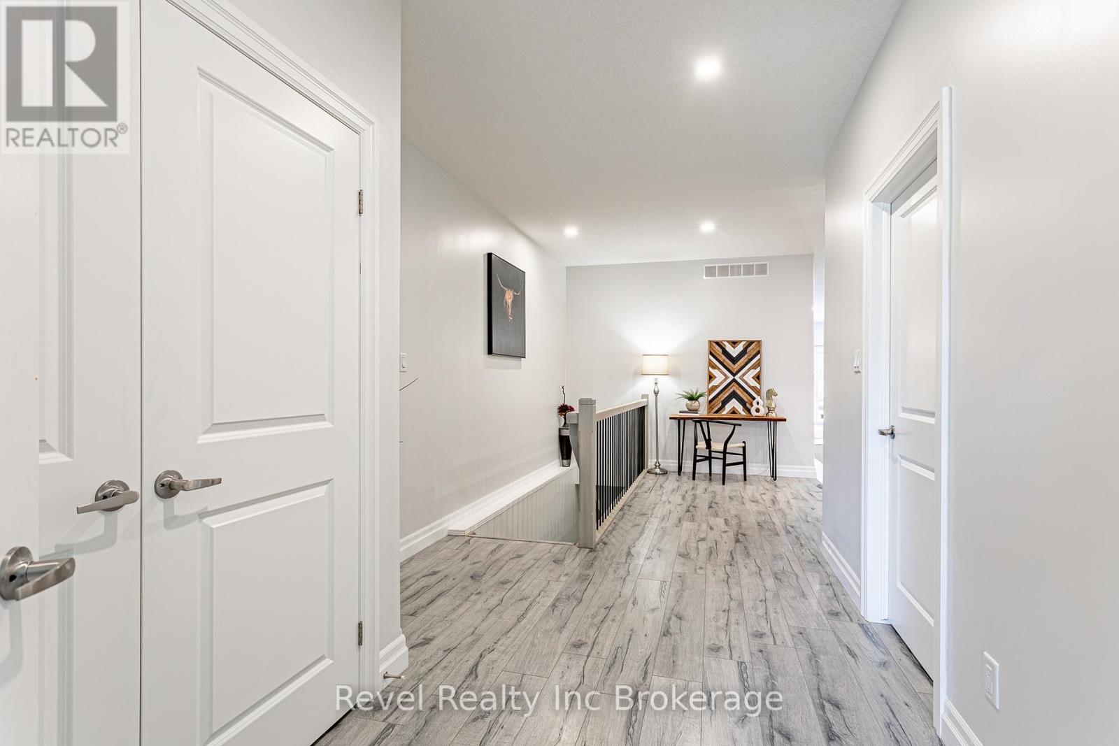 538 Lampman Place, Woodstock (Woodstock - South), Ontario  N4S 8L6 - Photo 4 - X13123648