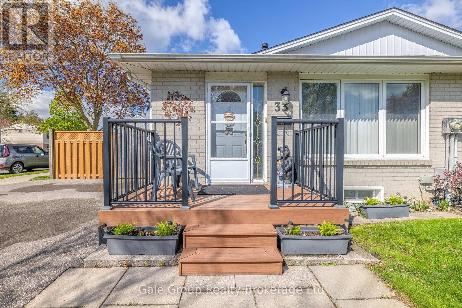 33 Inverness Street, Brantford, Ontario  N3V 1A9 - Photo 2 - X13124652