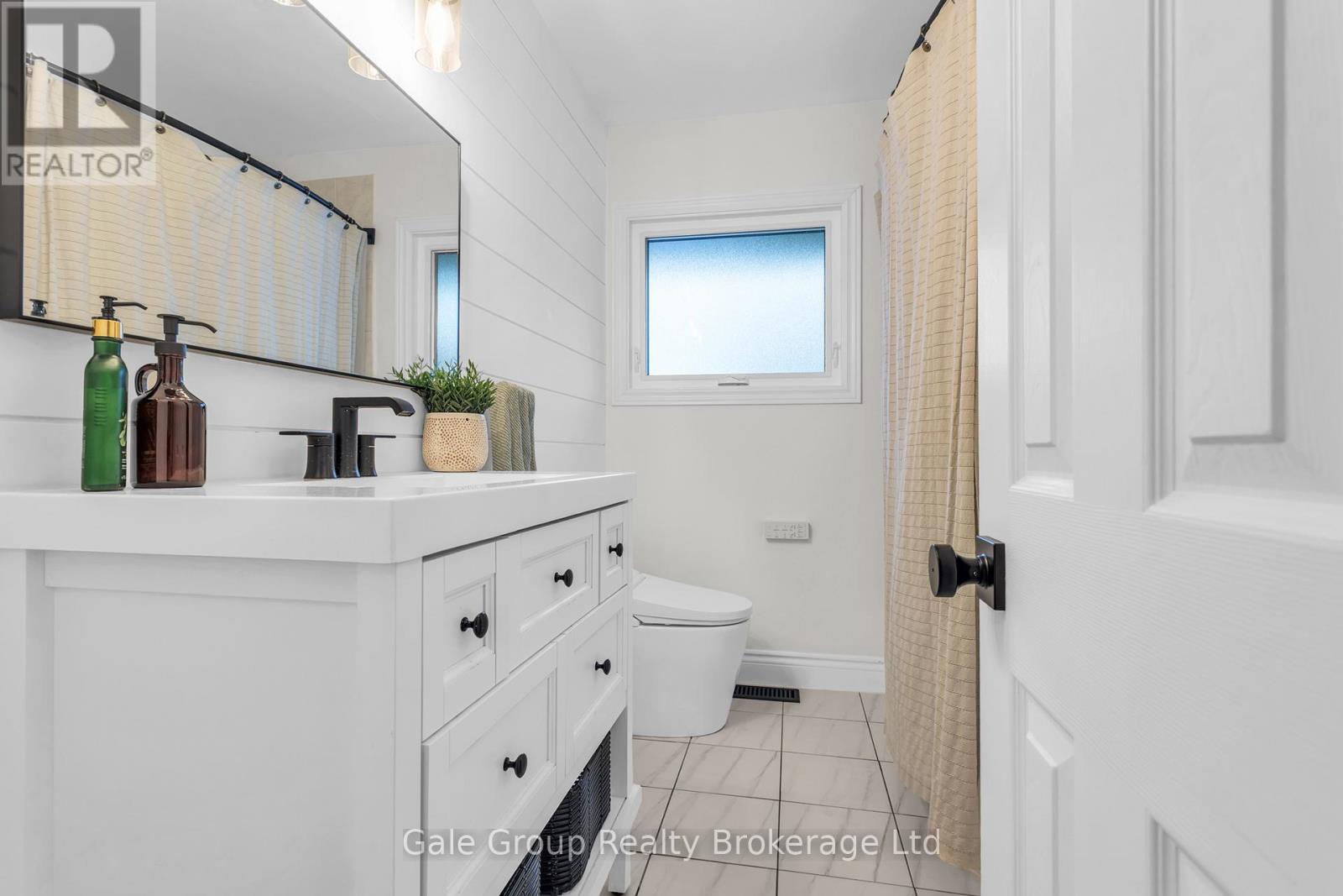 9 Strathcona Drive, London East (East O), Ontario  N5W 1P7 - Photo 11 - X13126194