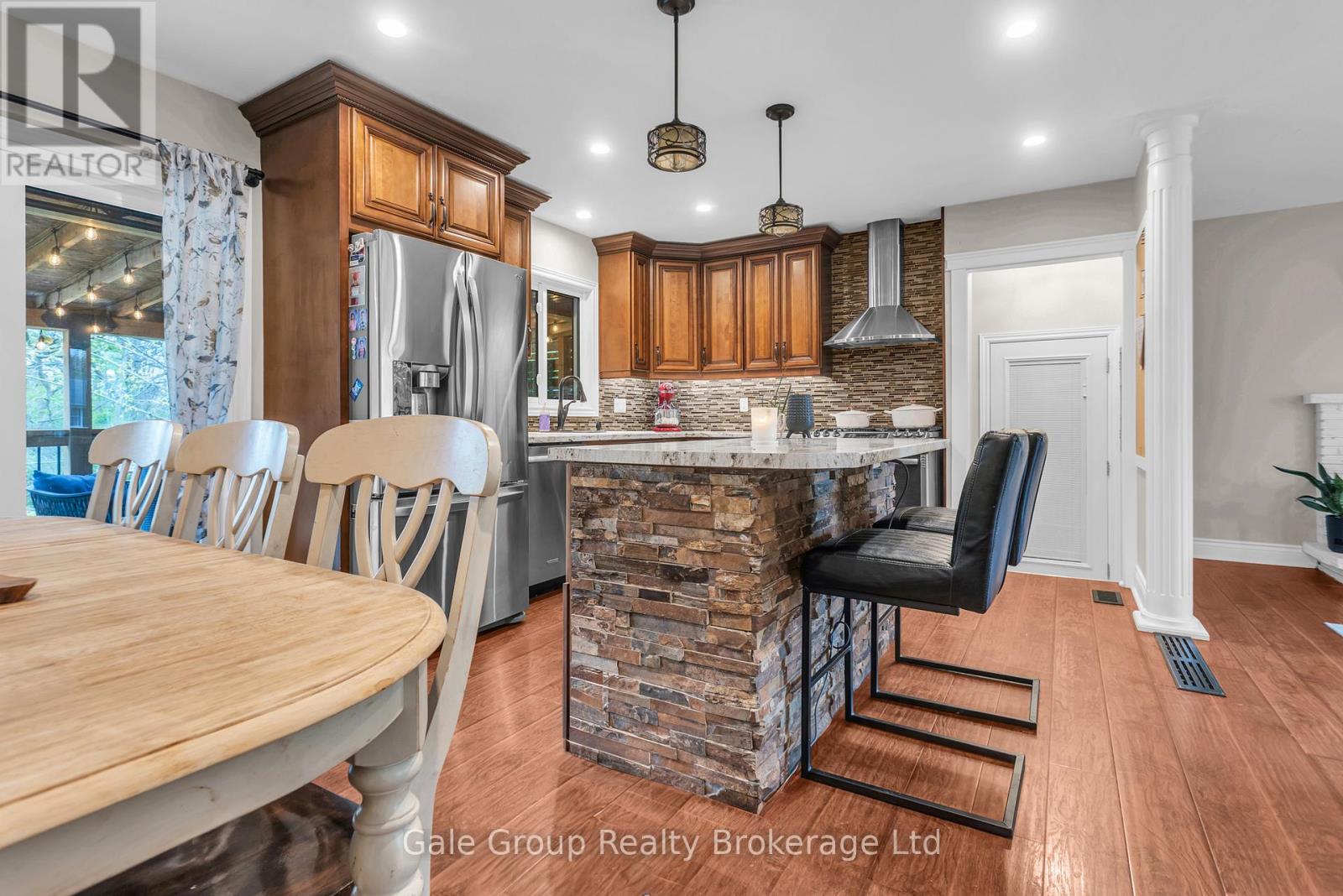 9 Strathcona Drive, London East (East O), Ontario  N5W 1P7 - Photo 7 - X13126194
