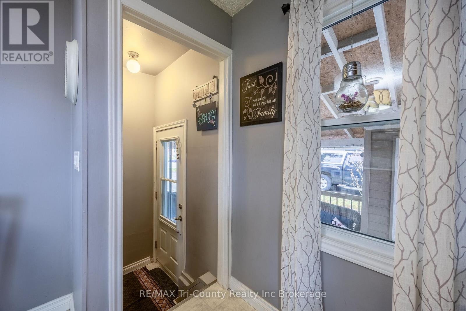 23 Pine Street, Tillsonburg, Ontario  N4G 1L5 - Photo 10 - X13129680