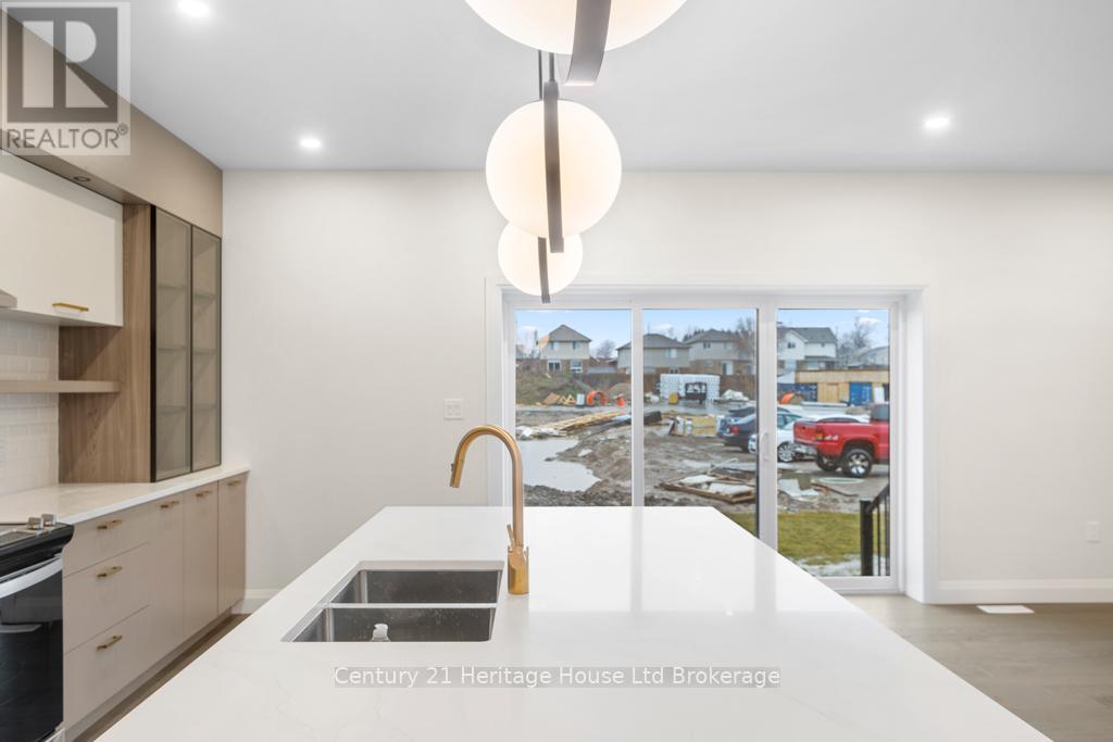 705 - 361 Quarter Town Line, Tillsonburg, Ontario  N4G 5T9 - Photo 4 - X13135740