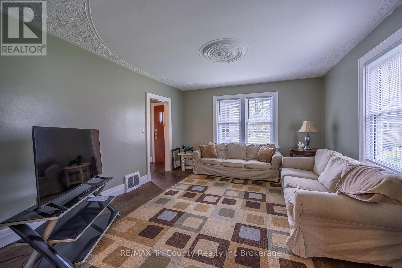 33 Wellington Street, Bayham (Port Burwell), Ontario  N0J 1T0 - Photo 11 - X13140958