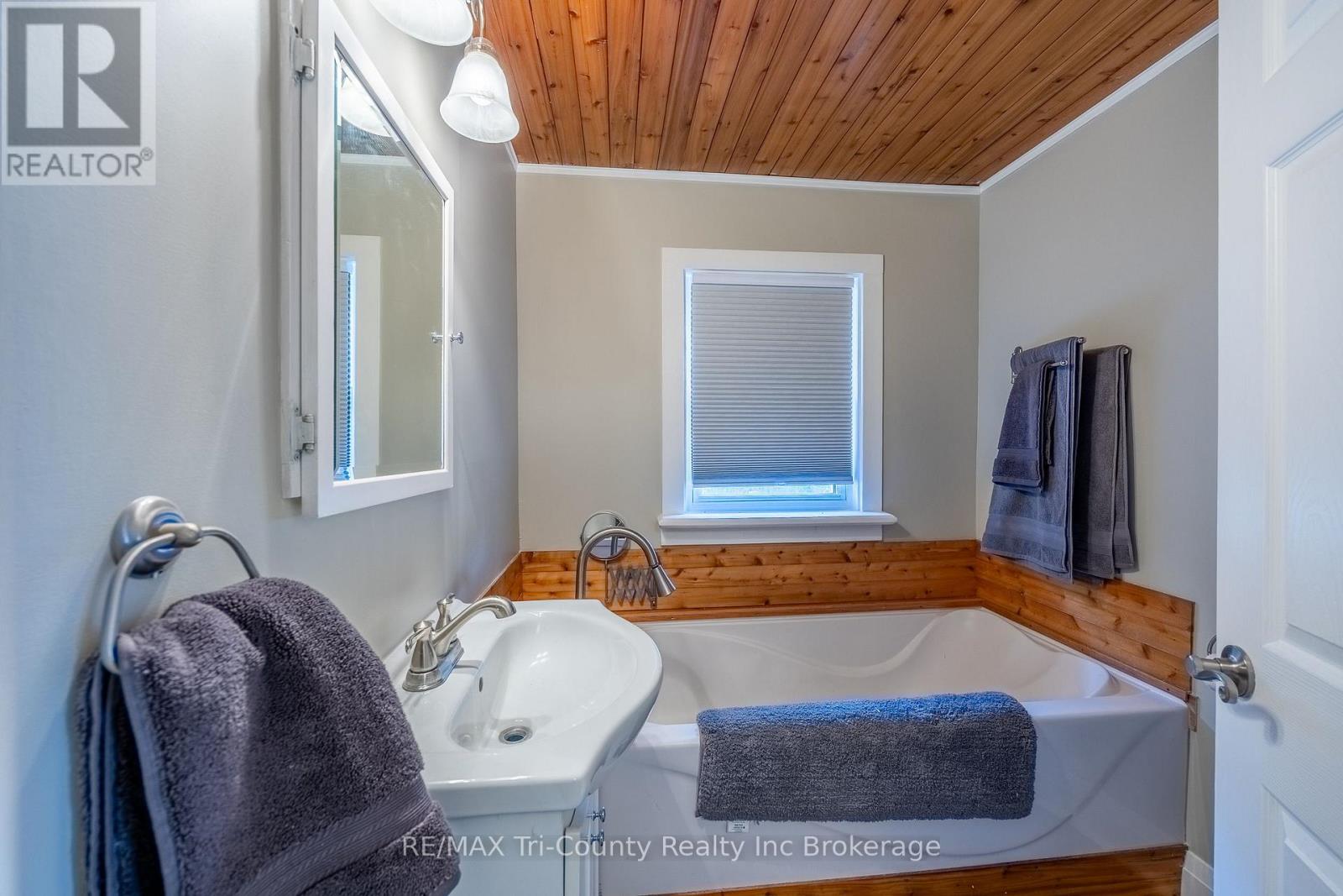 33 Wellington Street, Bayham (Port Burwell), Ontario  N0J 1T0 - Photo 19 - X13140958
