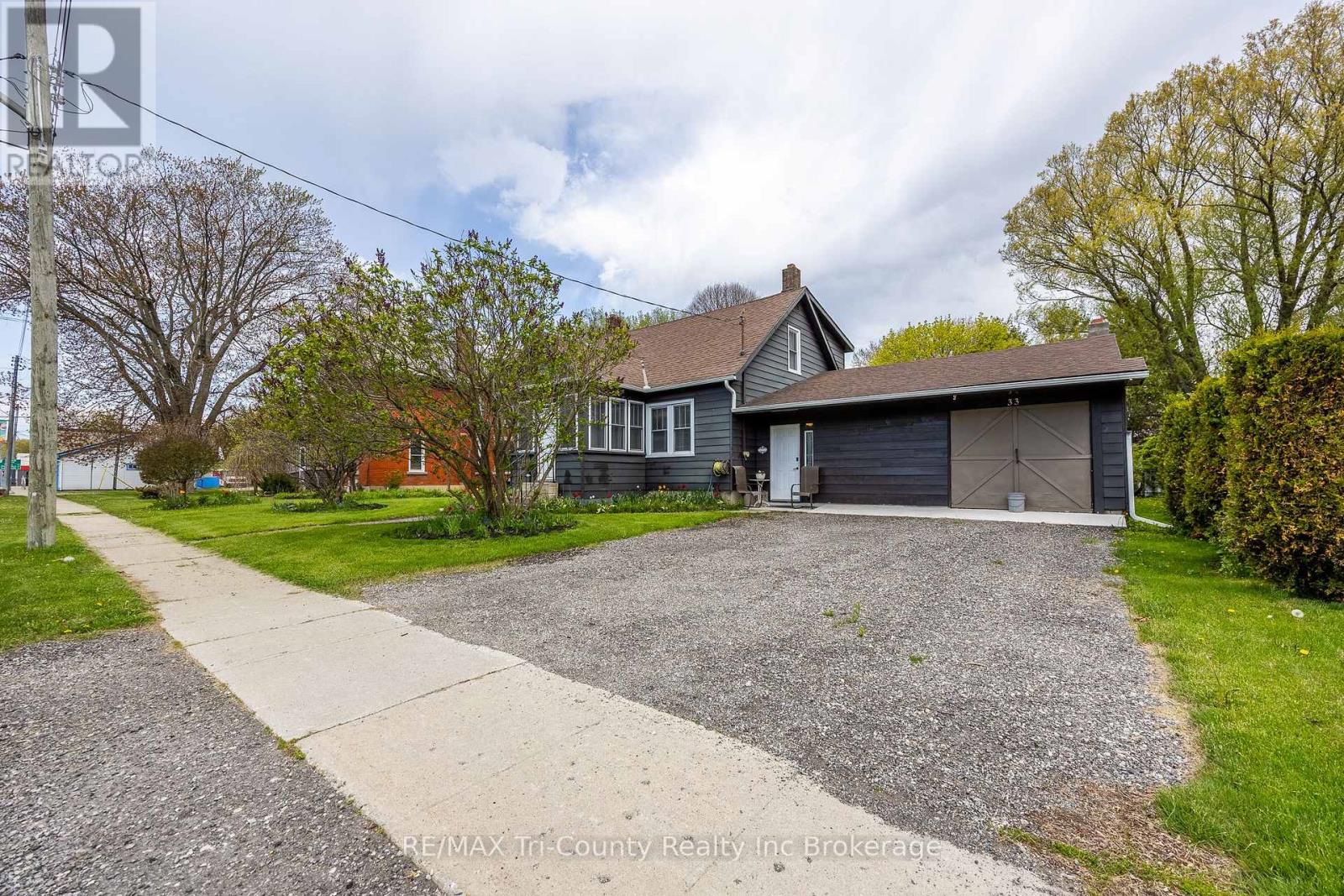33 Wellington Street, Bayham (Port Burwell), Ontario  N0J 1T0 - Photo 2 - X13140958