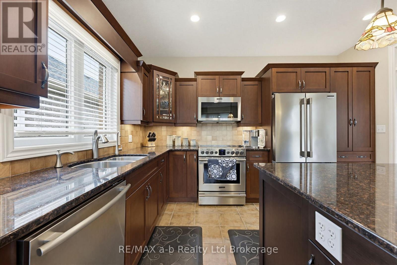 911 Ridgewood Drive, Woodstock (Woodstock - North), Ontario  N4T 0B8 - Photo 10 - X13144818