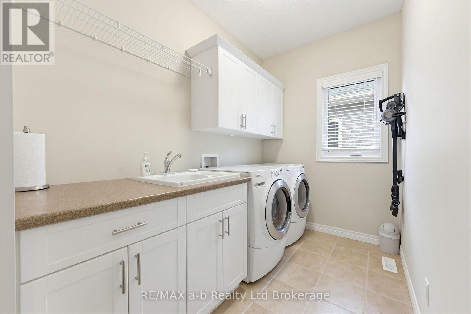 911 Ridgewood Drive, Woodstock (Woodstock - North), Ontario  N4T 0B8 - Photo 17 - X13144818