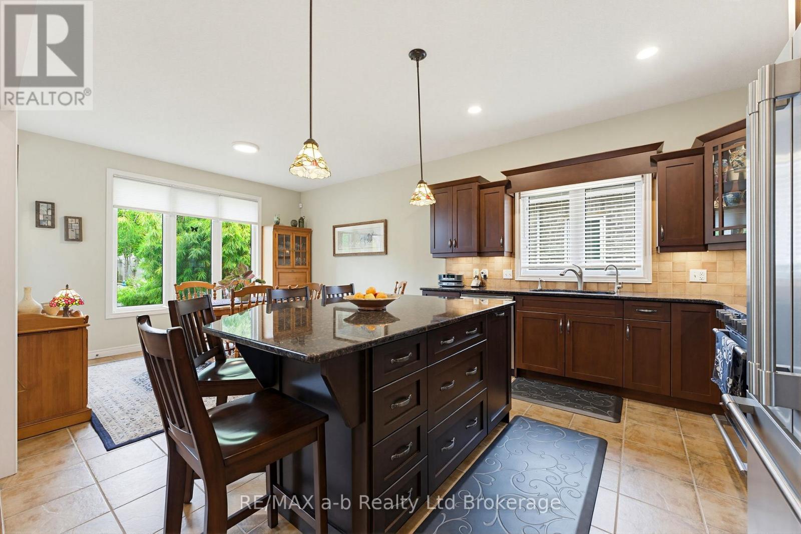 911 Ridgewood Drive, Woodstock (Woodstock - North), Ontario  N4T 0B8 - Photo 9 - X13144818