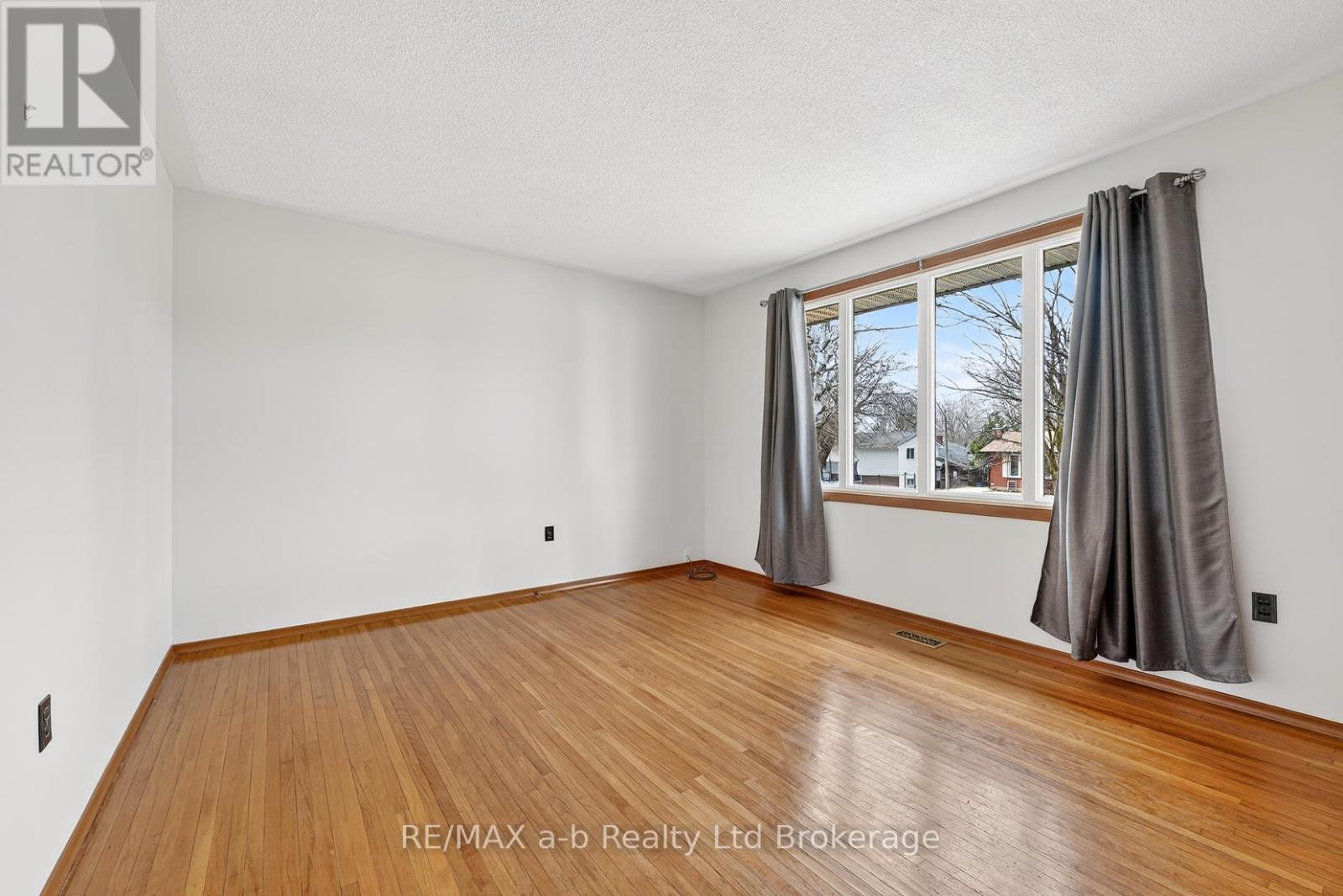 42 Princess Park Road, Ingersoll (Ingersoll - South), Ontario  N5C 1X8 - Photo 4 - X13147922