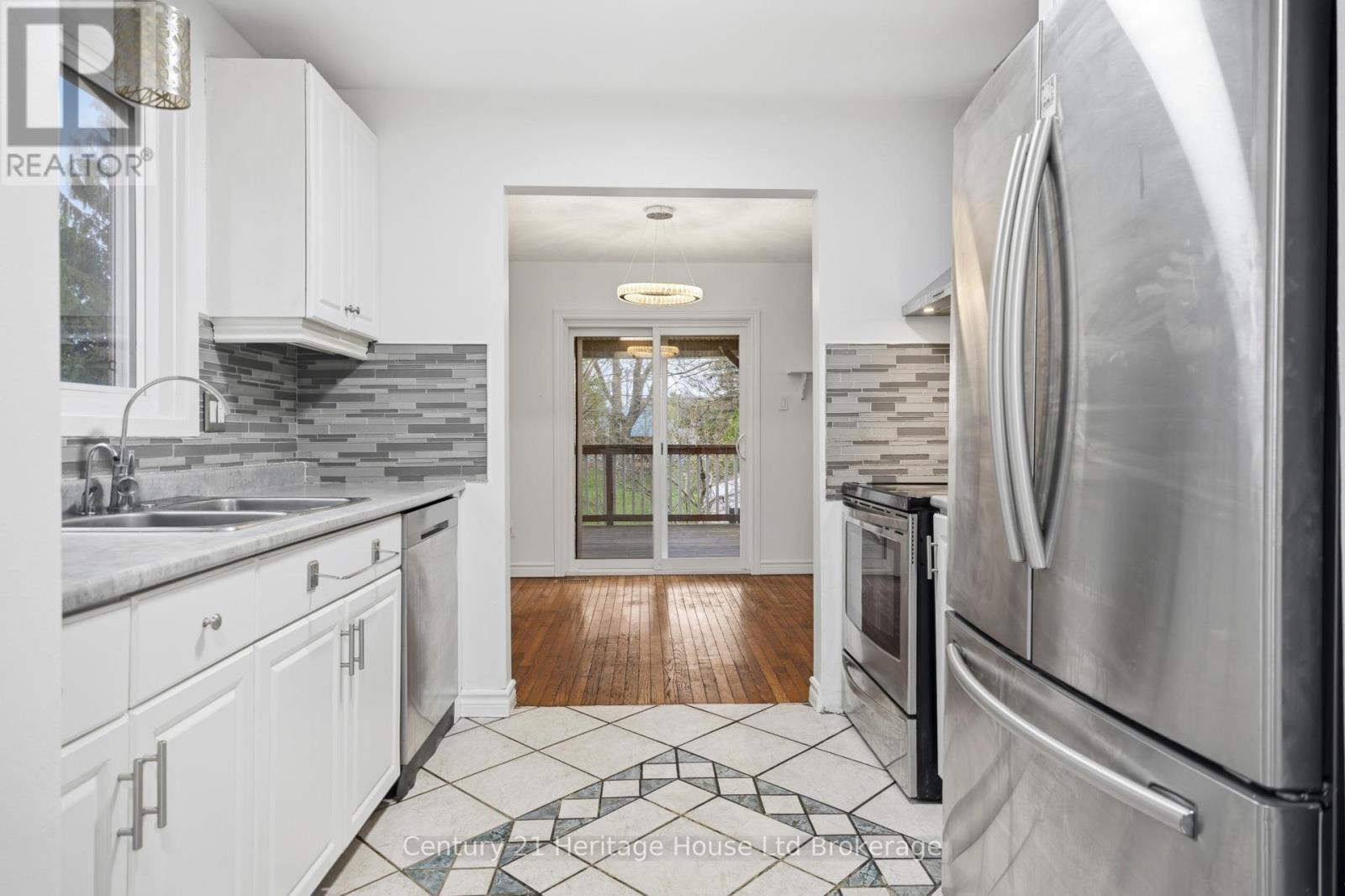 728 Norwood Avenue, London East (East A), Ontario  N5Y 4M7 - Photo 4 - X13148584