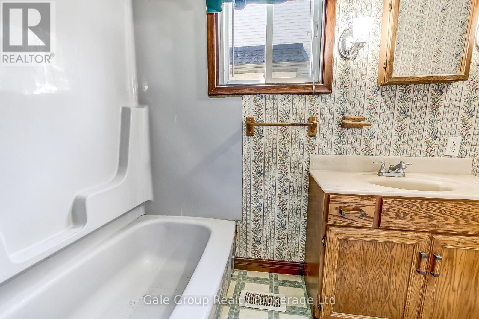 42 Maud Street, Woodstock (Woodstock - South), Ontario  N4S 3Y4 - Photo 10 - X13161296