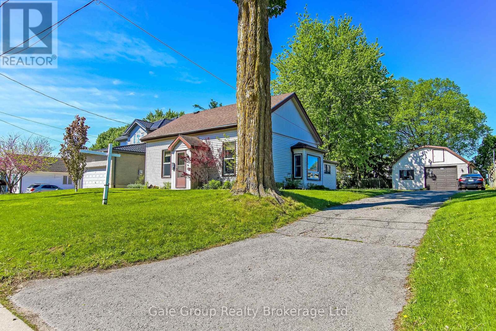 42 Maud Street, Woodstock (Woodstock - South), Ontario  N4S 3Y4 - Photo 2 - X13161296