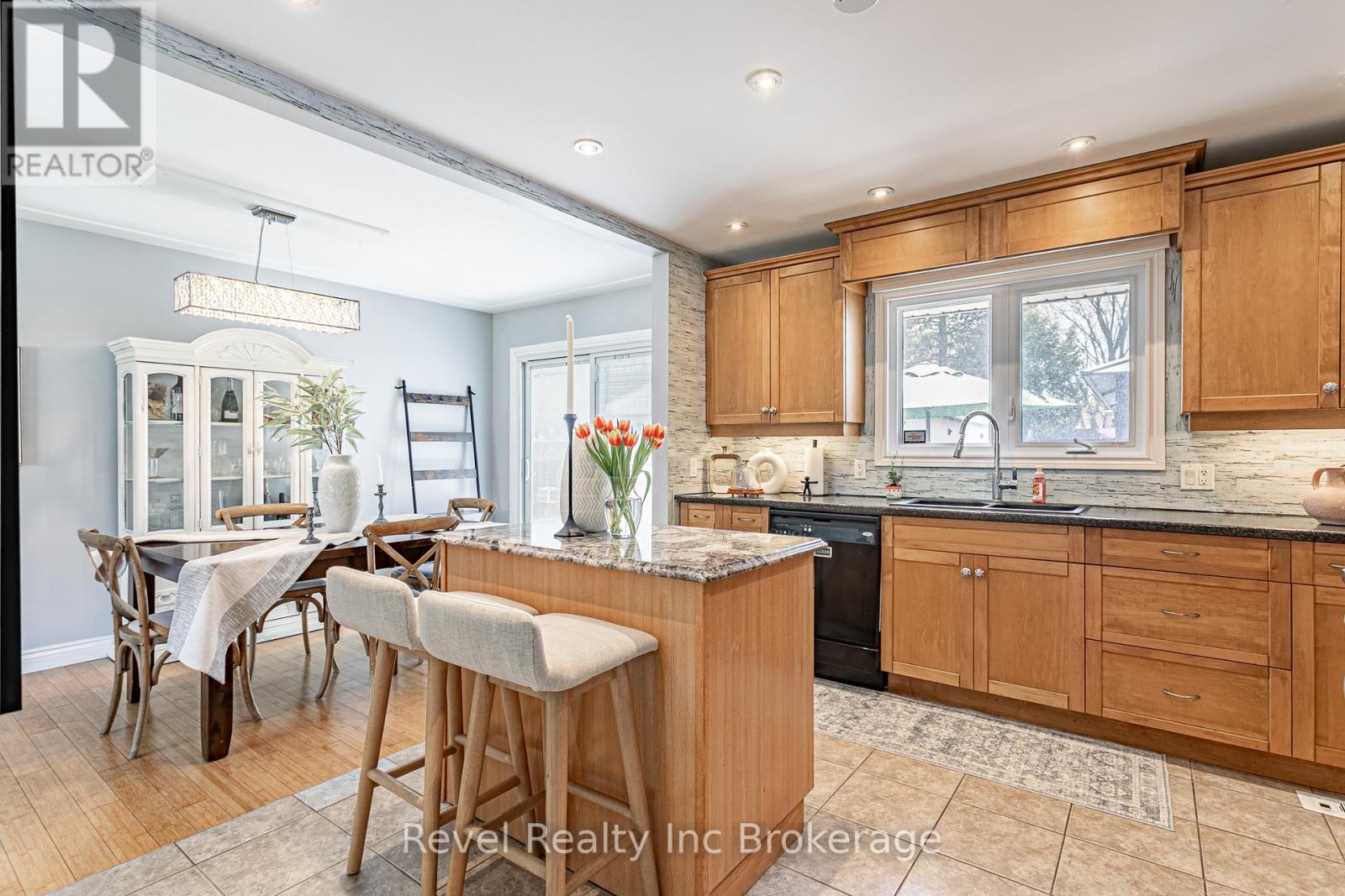 828 Warwick Street, Woodstock (Woodstock - North), Ontario  N4S 4R4 - Photo 11 - X13161956